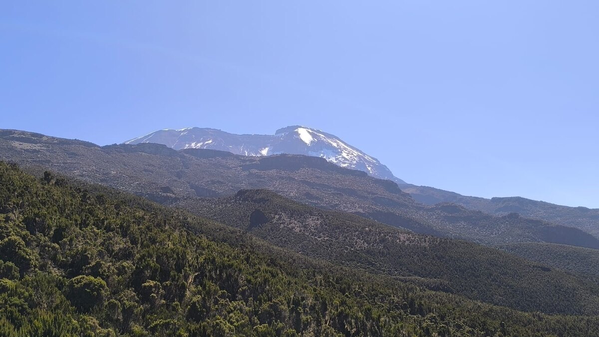 kilimanjaro vs everest base camp difficulty